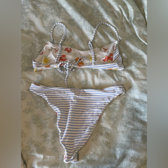 BRAND NEW! REVERSIBLE White Crab & Seashell One-Piece Swimsuit - Picture 2 of 3